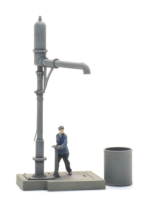 Grue à eau Alsace-Lorraine haute + figurine H0 1:87 Modèle fini en résine, peint Artitec 387.591  