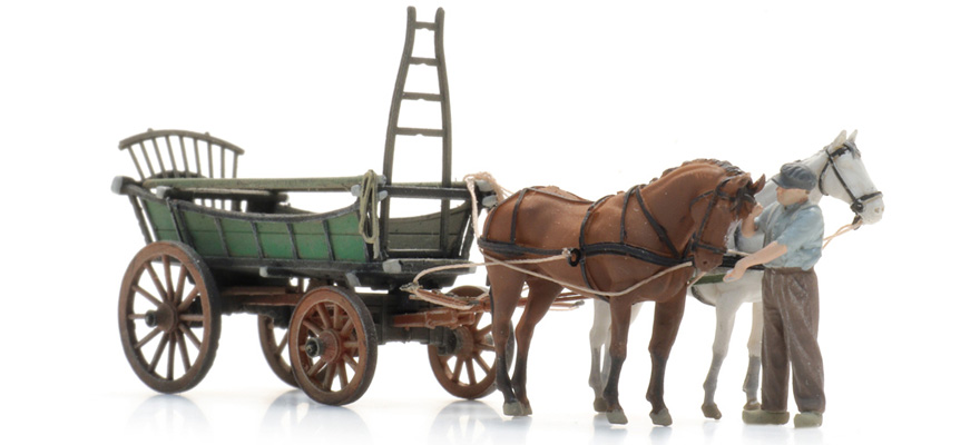 Voiture de foin d'Europe du Nord + figurine H0 1:87 Modèle fini en résine, peint Artitec 387.599  