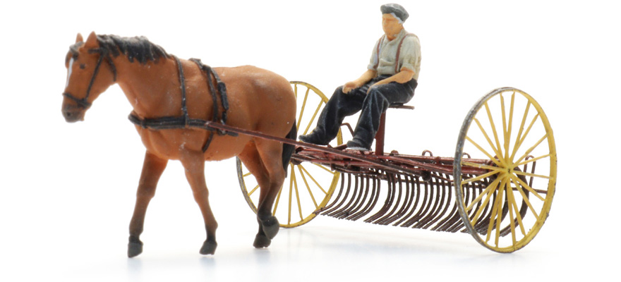 Râteau à foin avec cheval + figurine H0 1:87 Modèle fini en résine, peint Artitec 387.609  