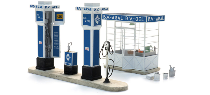 Station-service Aral H0 1:87 Modèle fini en résine, peint Artitec 387.632  