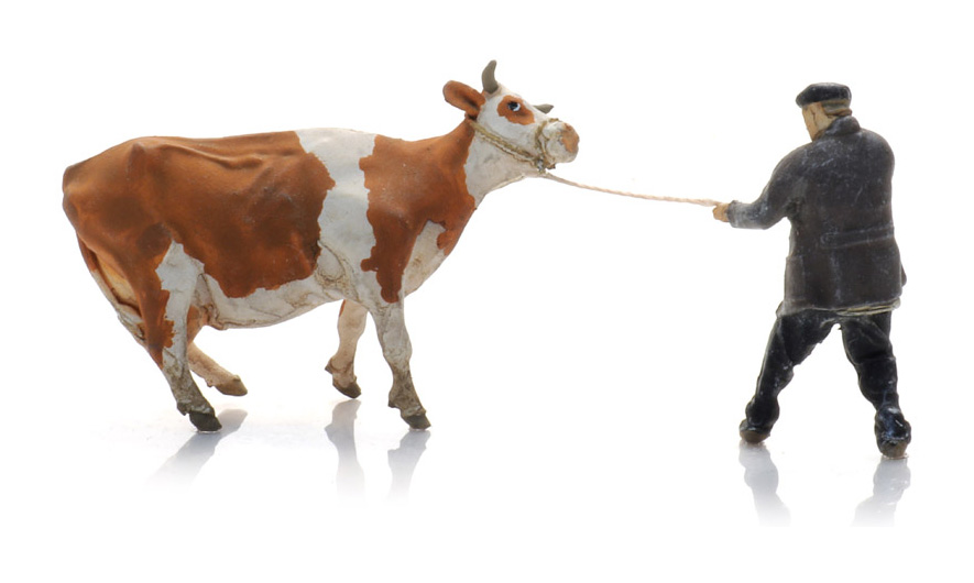 Paysan avec une vache têtue (1x) H0 1:87 Modèle fini Figurines, peintes Artitec 5870031  