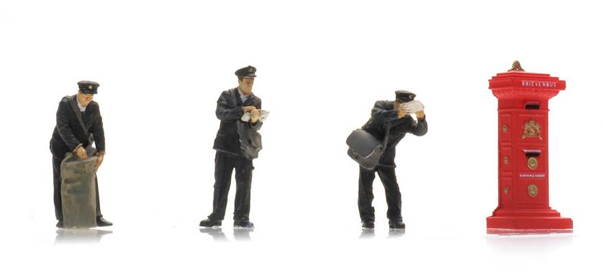 Facteur avec boîte aux lettres (3x) H0 1:87 Modèle fini Figurines, peintes Artitec 5870051  