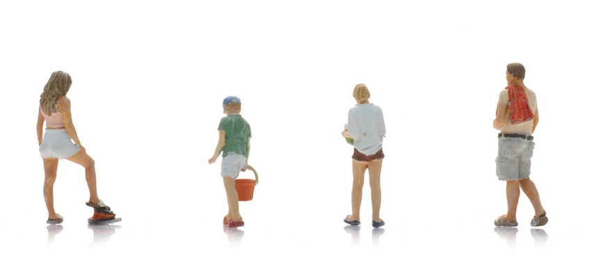 Le bonheur en camping : faire la vaisselle (4x) H0 1:87 Modèle fini Figurines, peintes Artitec 5870096  