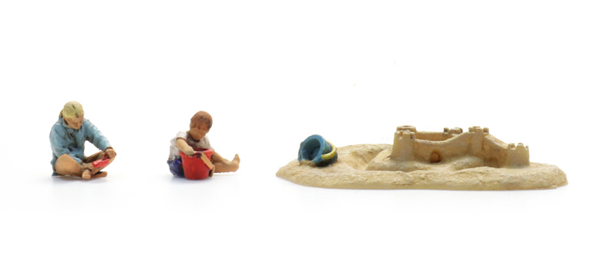 Enfants avec château de sable (2x) H0 1:87 Modèle fini Figurines, peintes Artitec 5870103  