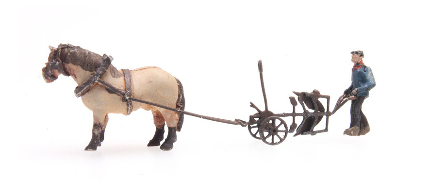 Cheval et charrue Z 1:220 Modèle fini en résine, peint Artitec 322.023  