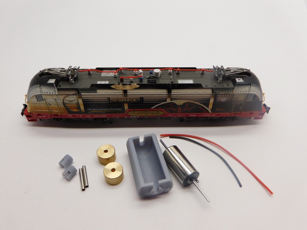 Flm DB BR 182, BR 183, BR 190, ÖBB 1016/1116/1216, HKX ES 64 U2, MAV 470, GySEV 1047.5 - China met cardan Micromotor NF044C    