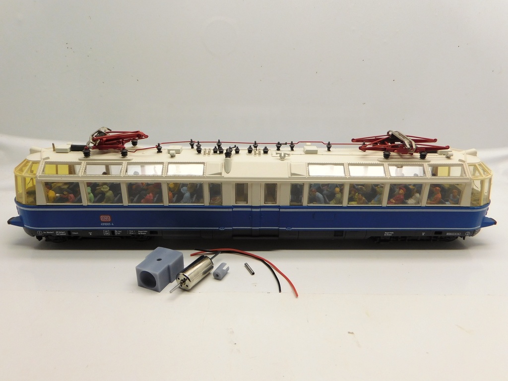 Roco BR 491, ET 91, Gläserner Zug, SBB Ee 3/3 Micromotor HR032G    