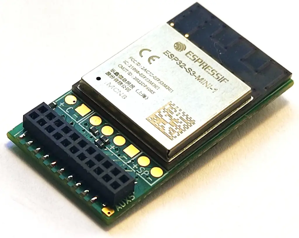 RB2310 Décodeur de sonore de loco 21MTC RailBOX Electronics 