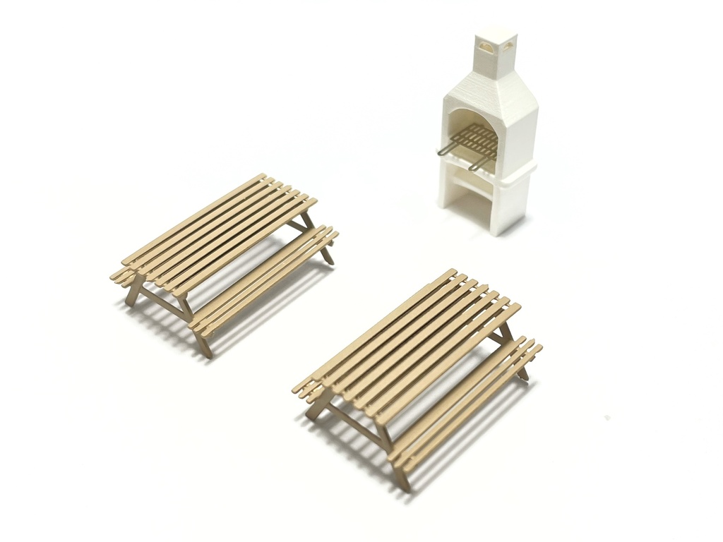 Barbecue de jardin et 2 tables de pique-nique échelle H0 87TRAIN 221022