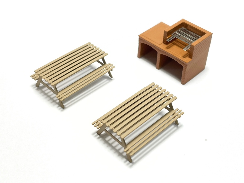 Barbecue de parc et 2 tables de pique-nique échelle H0 87TRAIN 221023