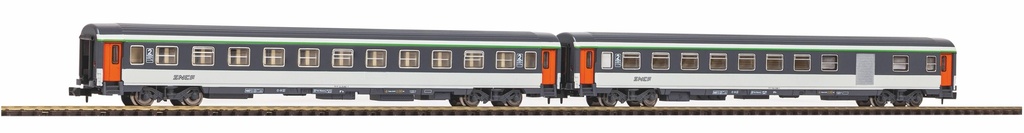 Coffret  composé d'une voiture de 2e classe et d'une voiture de 2e classe avec compartiment à bagages de la SNCF à l'époque IV/V. échelle N Piko 94506