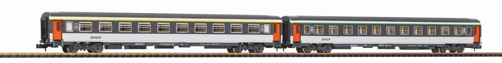 Coffret composé d'une voiture SNCF de 1ère classe et d'une voiture SNCF de 2ème classe de l'époque IV/V. échelle N  Piko 94505