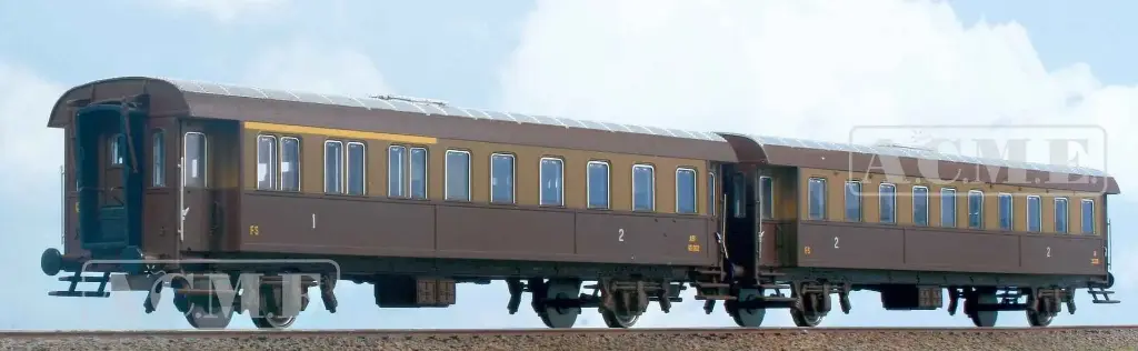  FS ensemble de deux voitures à deux essieux FS dont une Bi 35 000 et une mixte ABi 66 000 dans leur livrée d'origine marron/isabelle ép. III ACME 55328