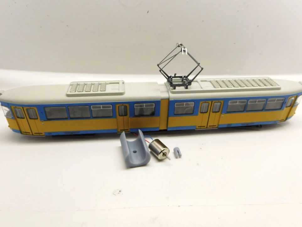 HRI003G Micromotor pour Rivarossi/Lima/Lemke H0 Düwag GT6, Düwag M8, Tram Rivarossi Nr HR2286, HR2354, HR2375-HR2376, HR2405-HR2406 Lima 208494, 208507, 208572, 208586, 208556 Lemke 21005