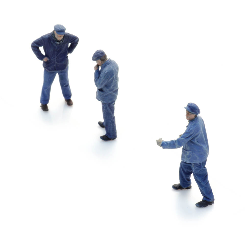 SNCF personnel à la prise d’eau (3x) en kit 1:87 à peindre ARTITEC 7875031