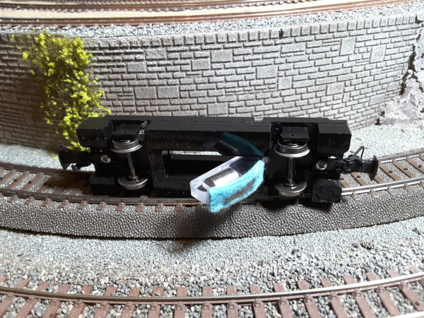 Chassis HO nettoyeur de voie  HO 1/87 AC (pour le contact central) 