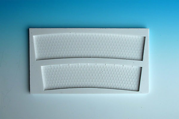 Spoerle 1077 -  - 2 trottoirs courbes, plaques en longueur, avec couvercle d'Ã©gout, R  600 adaptÃ© Ã  1027