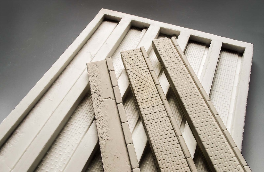 Spoerle 2213 -  pour 5 bordures de quai hautes - 4par brique, 1par enduit grossier , hauteur : env. 14 mm