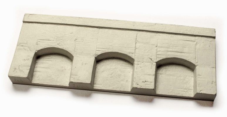 Spoerle 3021 -  Mur en béton - 3 Arcades basses, 130x50x10 mm