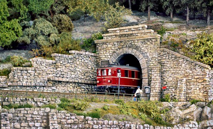 [Spoerle 6320] Spoerle 6320 - Jeu de moules en silicone pour la construction de tunnels en pierre de taille, Ã  voie unique avec catÃ©naire - 3p