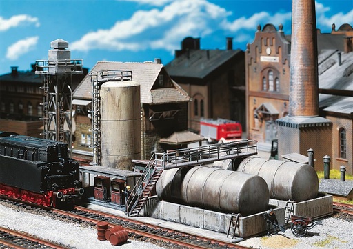 [Faller 120157  ] Faller 120157   H0  Entrepôt d’huile avec poste à gas-oil et grue d’alimentation d’huile 220 x 110 x 105 mm