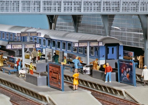 [Faller 120186  ] Faller 120186   H0  Décoration de quai de gare 