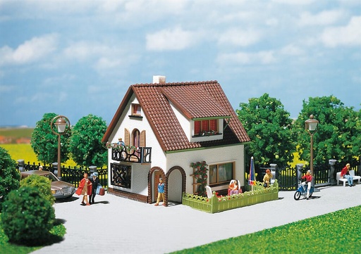 [Faller 130200  ] Faller 130200   H0  Maison avec pièce mansardée
 90 x 80 x 78 mm