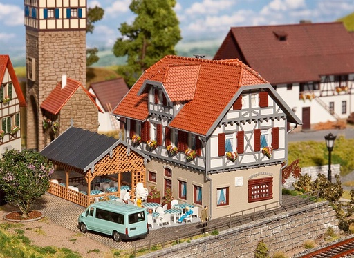 [Faller 130438  ] Faller 130438   H0  Auberge Sonne avec arcade 180 x 155 x 115 mm