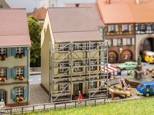 [Faller 232175  ] Faller 232175   N  Maison de vieille ville avec échafaudage 52 x 63 x 83 mm
