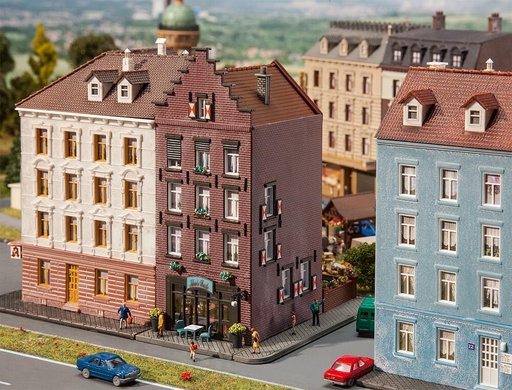 [Faller 232334  ] Faller 232334   N  Maison de vieille ville avec bar 111 x 67 x 128 mm