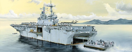 [HOBBY BOSS 83403  ] HOBBY BOSS 83403  1/700 LHD-2 USS Essex 