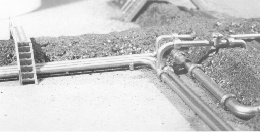 [WALTHERS 933-3104  ] WALTHERS 933-3104   H0  Station de chargement de pétrole 17,8 x 2,1 cm