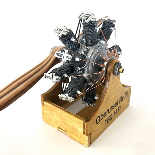[MODEL EXPO MA1051  ] MODEL EXPO MA1051  1/16 Oberursel UR III Moteur 