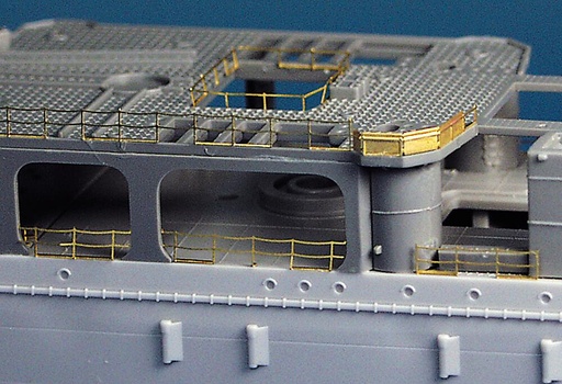 [HASEGAWA QG37  ] HASEGAWA QG37  1/350 IJN Light Cruiser Agano, photodécoupe 