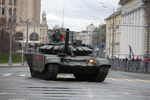 [TRUMPETER 9561  ] TRUMPETER 9561  1/35 T-72 B3 MBT 