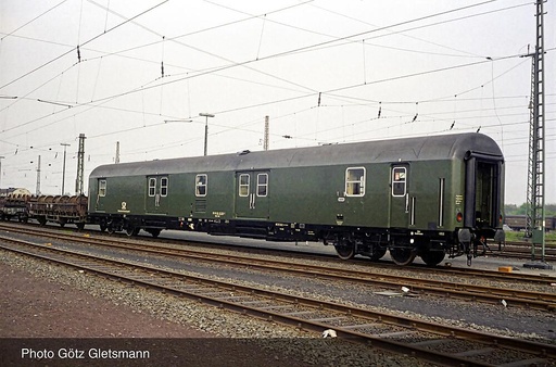 [ARNOLD HN4417  ] ARNOLD HN4417  1/160   DBP, Coffret de 2 voitures à 4 essieux. Wagon postal Post-mrz, en vert 