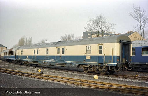 [ARNOLD HN4418  ] ARNOLD HN4418  1/160   DBP, Coffret de 2 voitures à 4 essieux. Wagon postal Post-mrz, beige/bleu 
