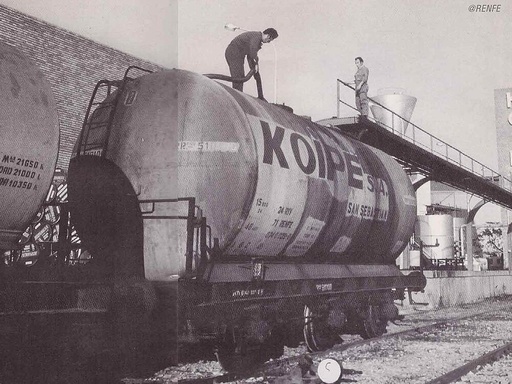 [ELECTROTREN HE6022  ] ELECTROTREN HE6022  1/87   RENFE, coffret de 2 wagons à 3 essieux. Wagon-citerne, gris, Koype 