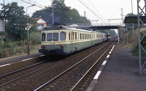 [JOUEF HJ2386S  ] JOUEF HJ2386S  1/87   SNCF, 2 automotrices diesel RGP2 série X 2700, vert/jaune 