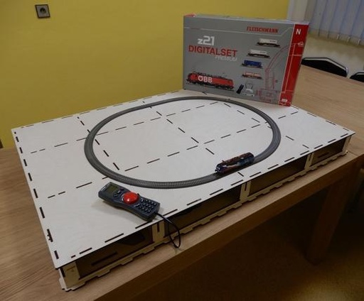 [HCT9812S] Startdesk module Easy ready to run tout monté pour set de départ  120x80x10cm  HCT9812S I-Track France 