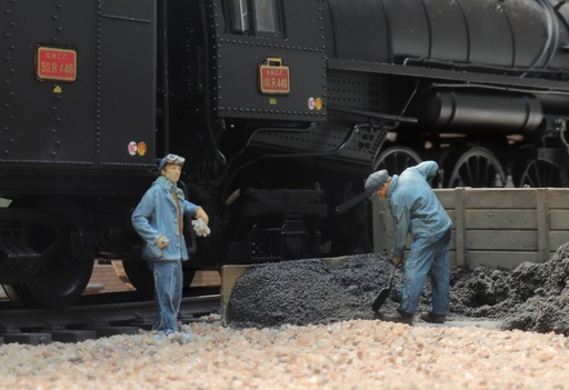 [ARTITEC 7875032  ] SNCF personnel chargeant des briquettes kit 1:87 ARTITEC 7875032